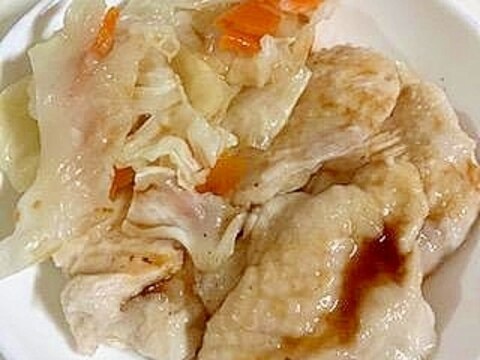 ポン酢でさっぱり 鶏胸肉のきゃべつ・にんじん蒸し